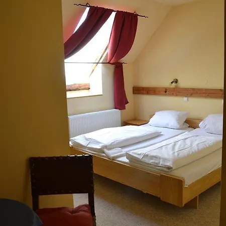 Отель Tonenburg